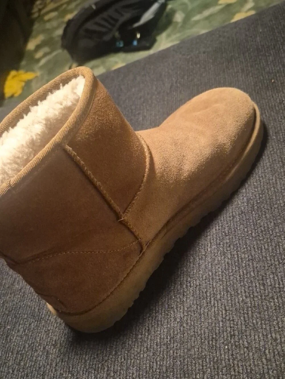 UGG Kids Short Suede Boots in Chestnut